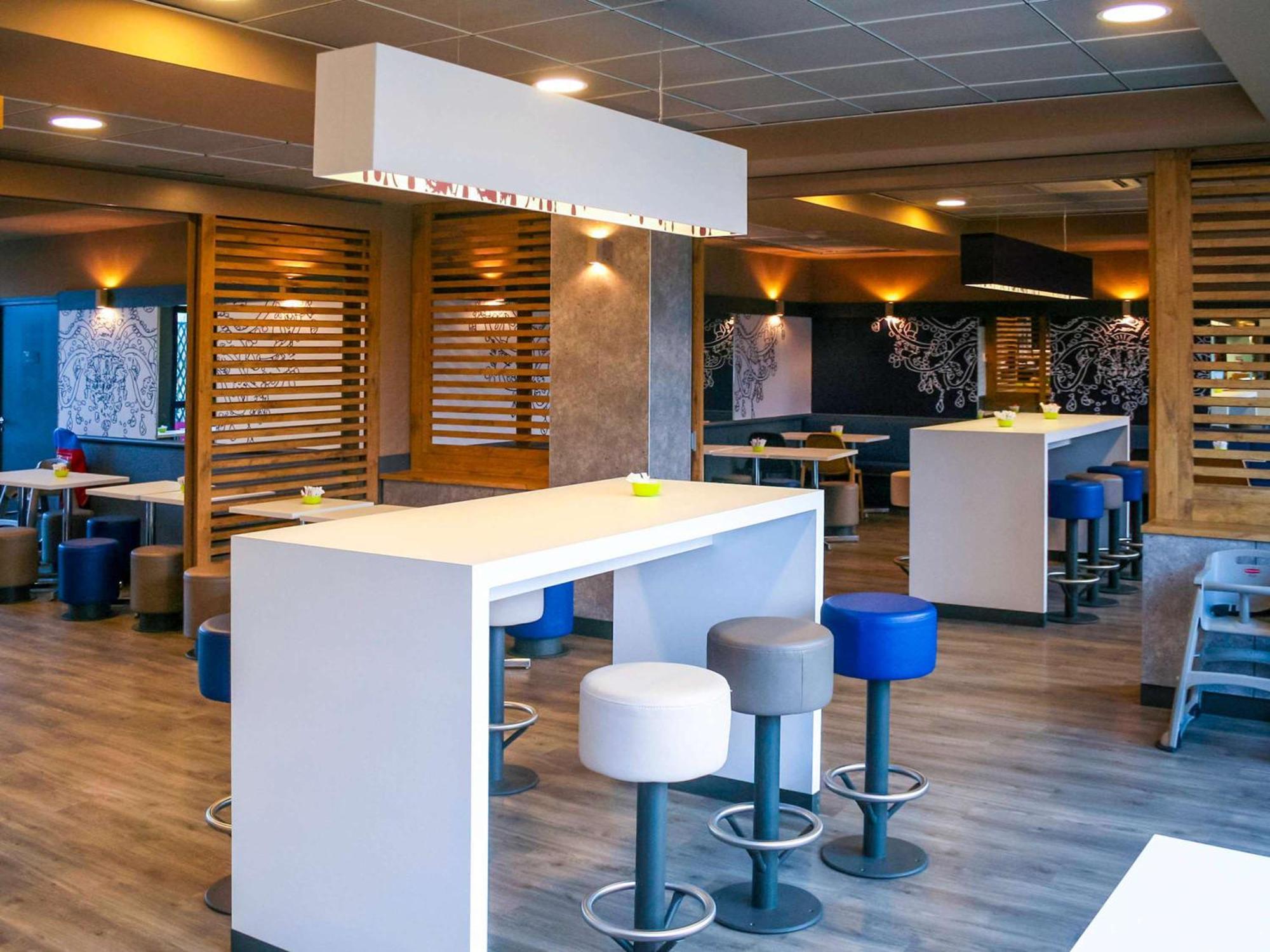 Ibis Budget Marne La Vallee Pontault Combault Exterior photo