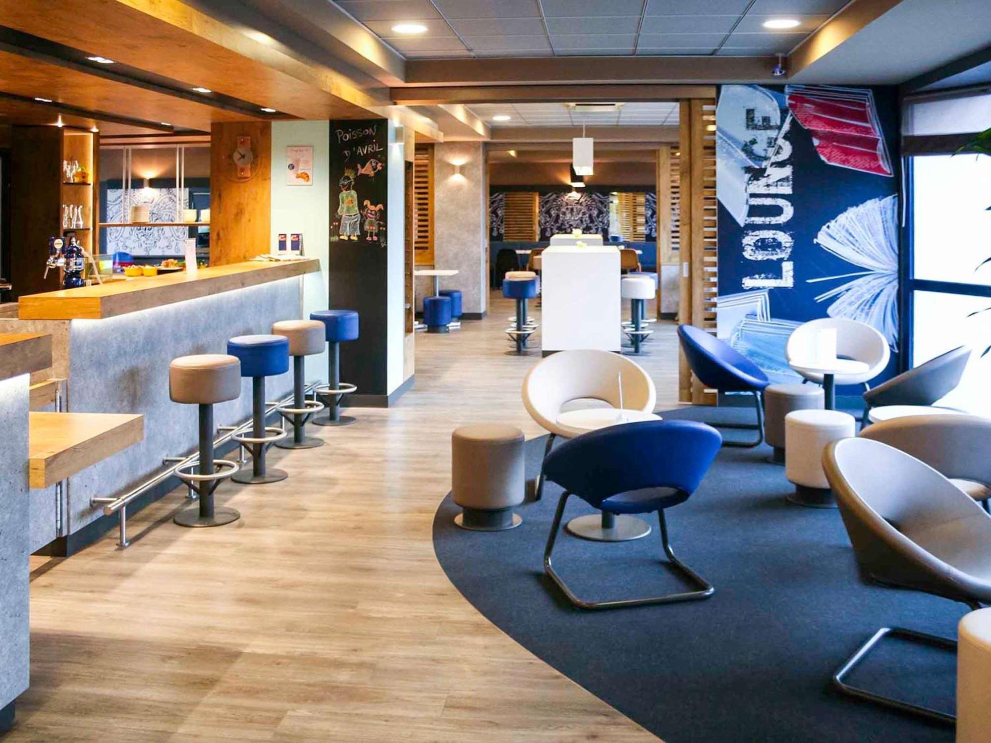 Ibis Budget Marne La Vallee Pontault Combault Exterior photo