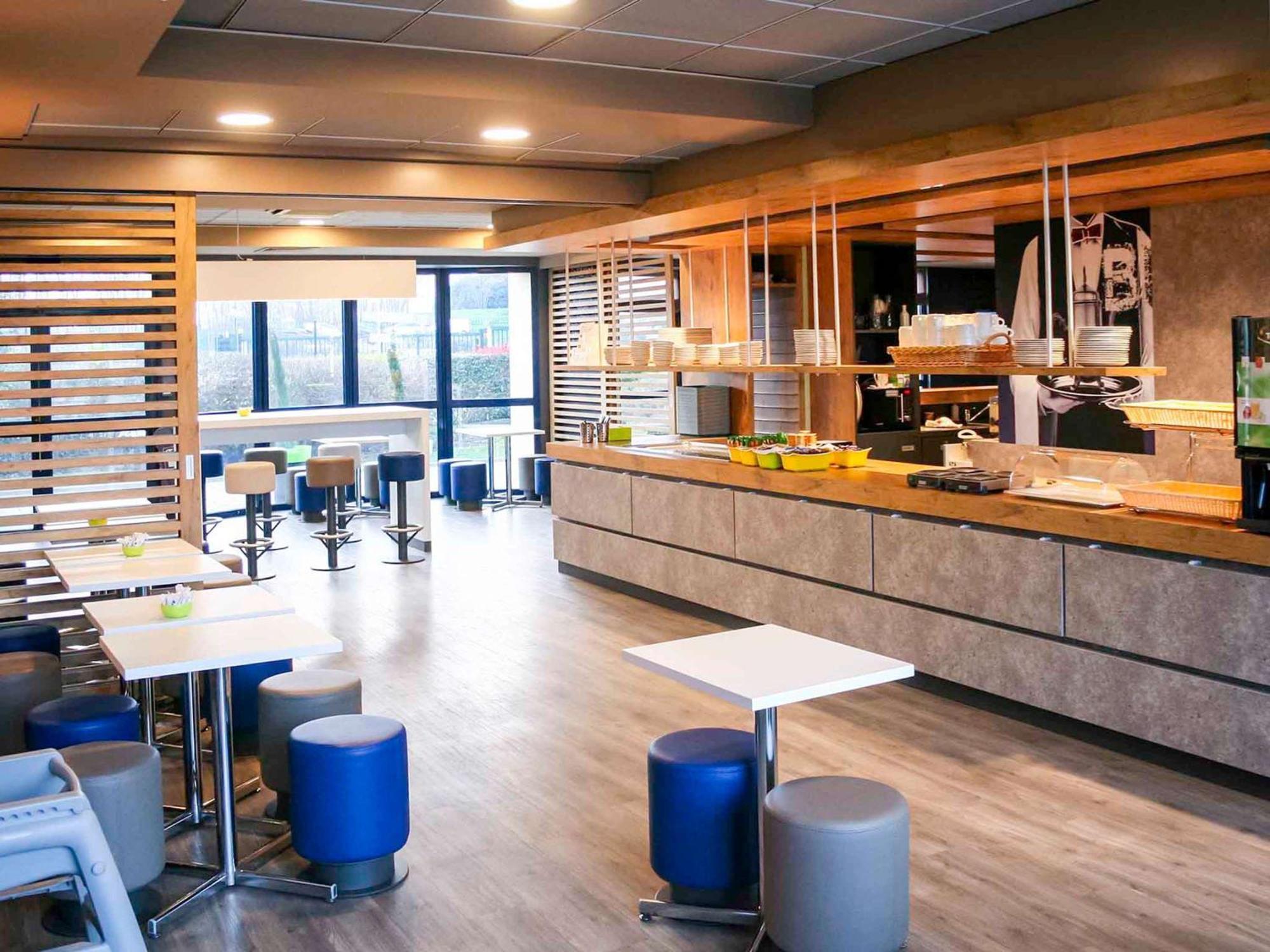 Ibis Budget Marne La Vallee Pontault Combault Exterior photo