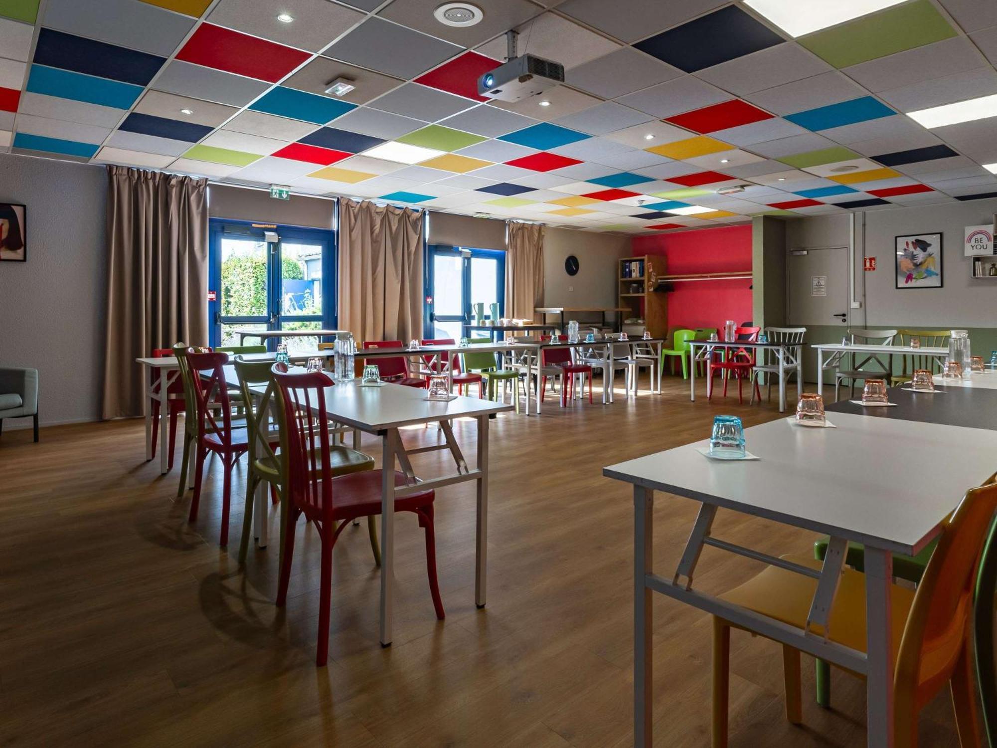 Ibis Budget Marne La Vallee Pontault Combault Exterior photo