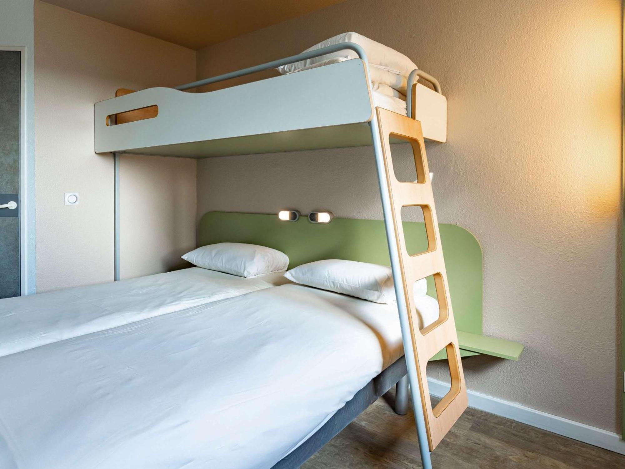 Ibis Budget Marne La Vallee Pontault Combault Exterior photo