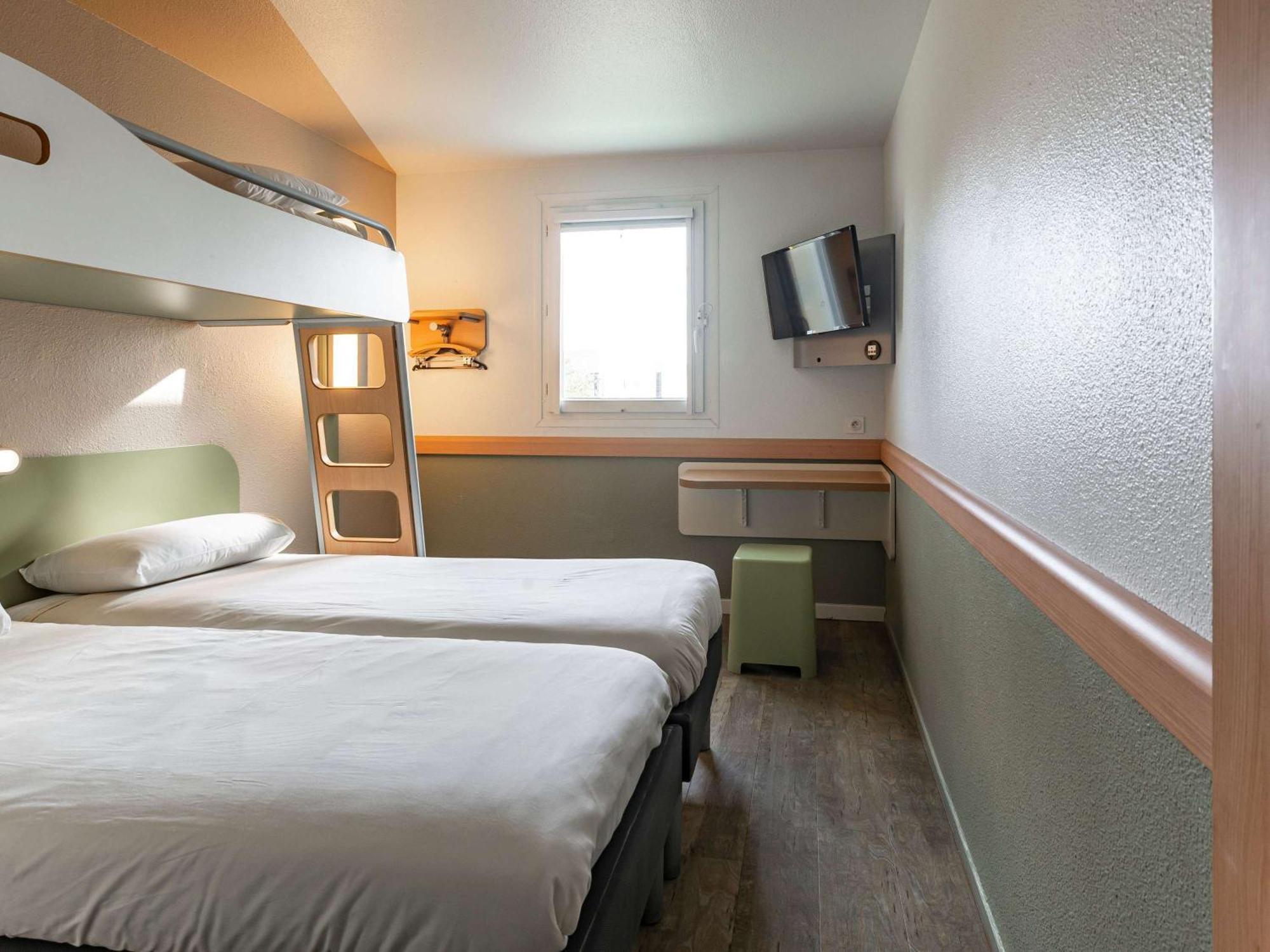 Ibis Budget Marne La Vallee Pontault Combault Exterior photo