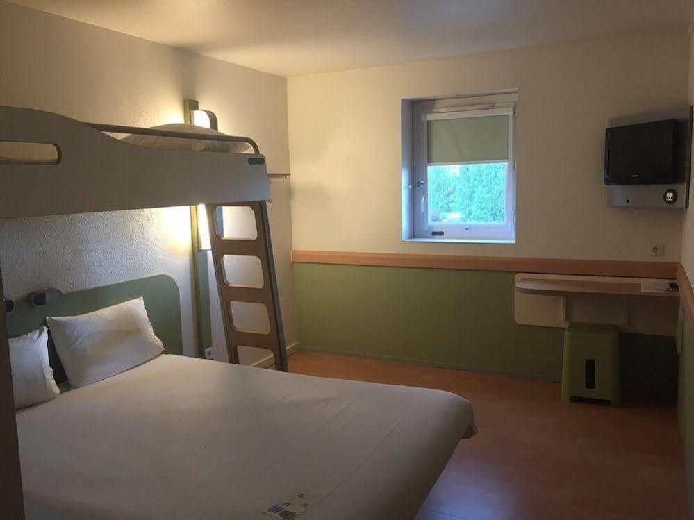 Ibis Budget Marne La Vallee Pontault Combault Exterior photo