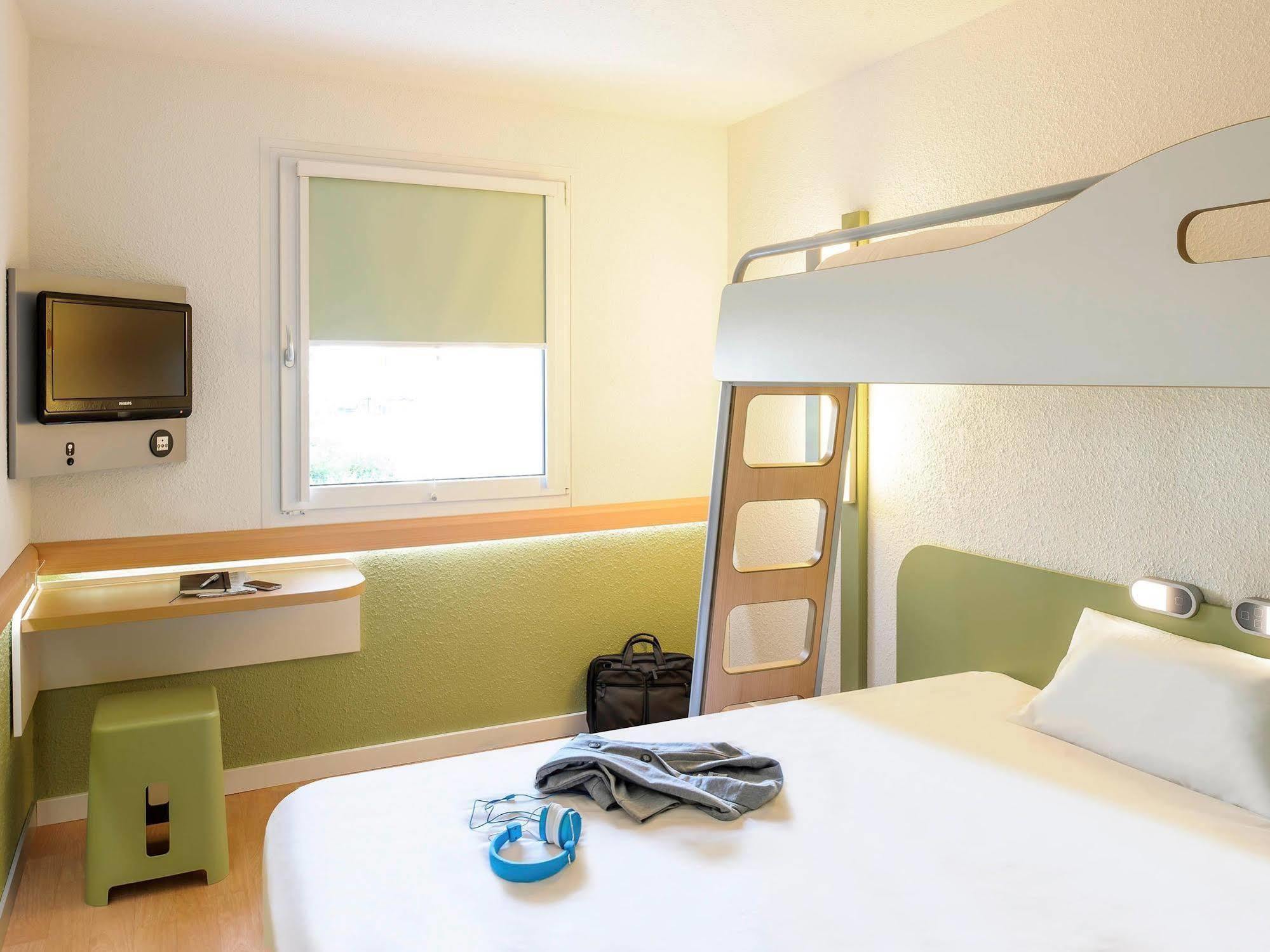 Ibis Budget Marne La Vallee Pontault Combault Exterior photo