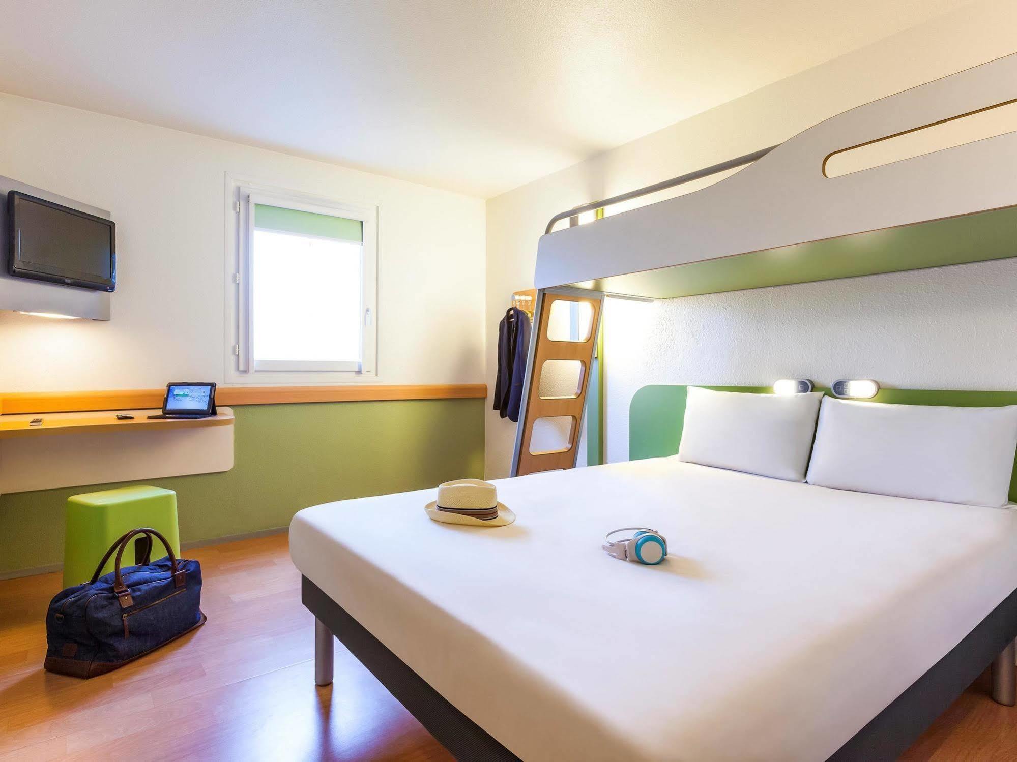 Ibis Budget Marne La Vallee Pontault Combault Exterior photo