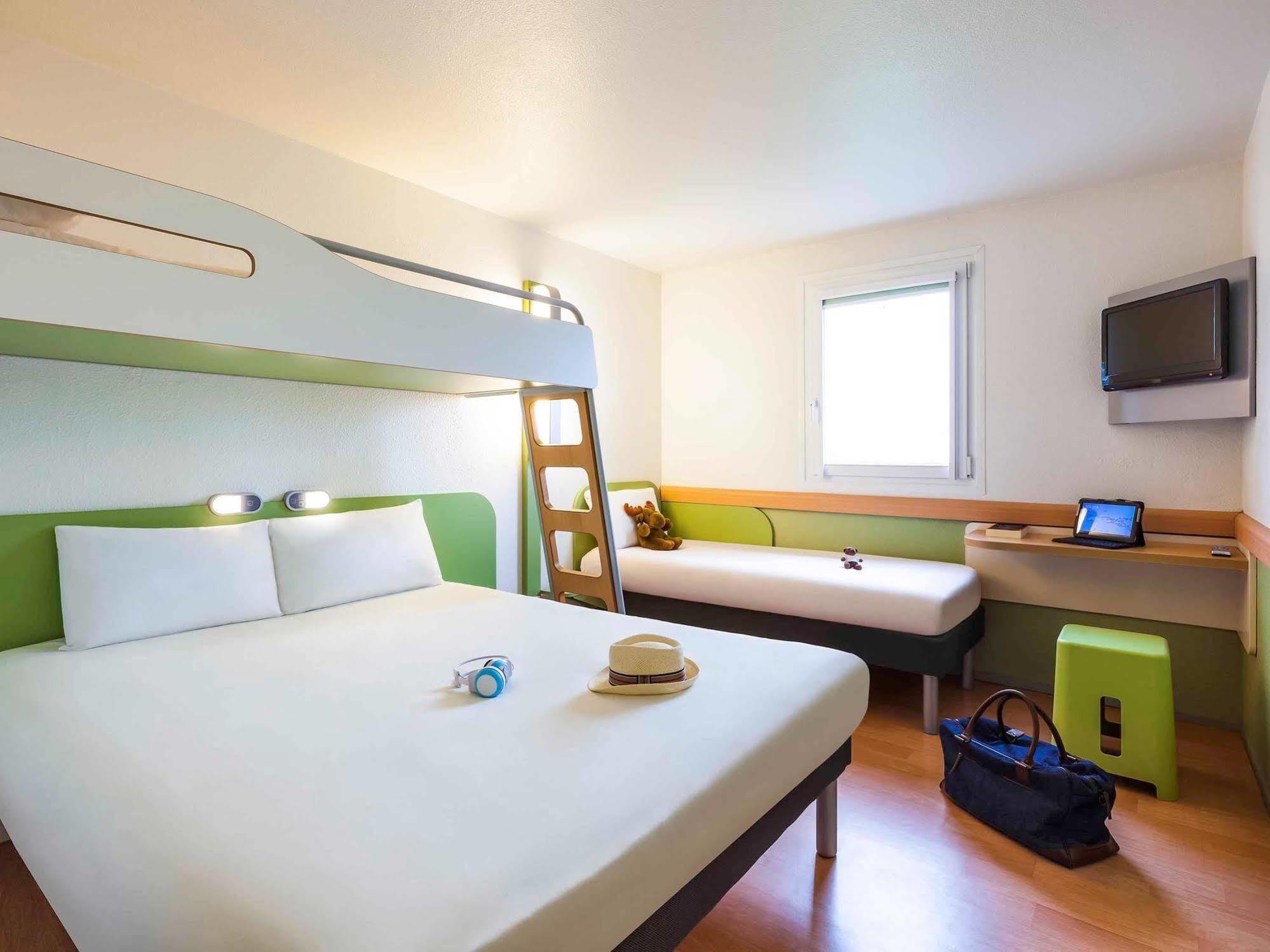 Ibis Budget Marne La Vallee Pontault Combault Exterior photo