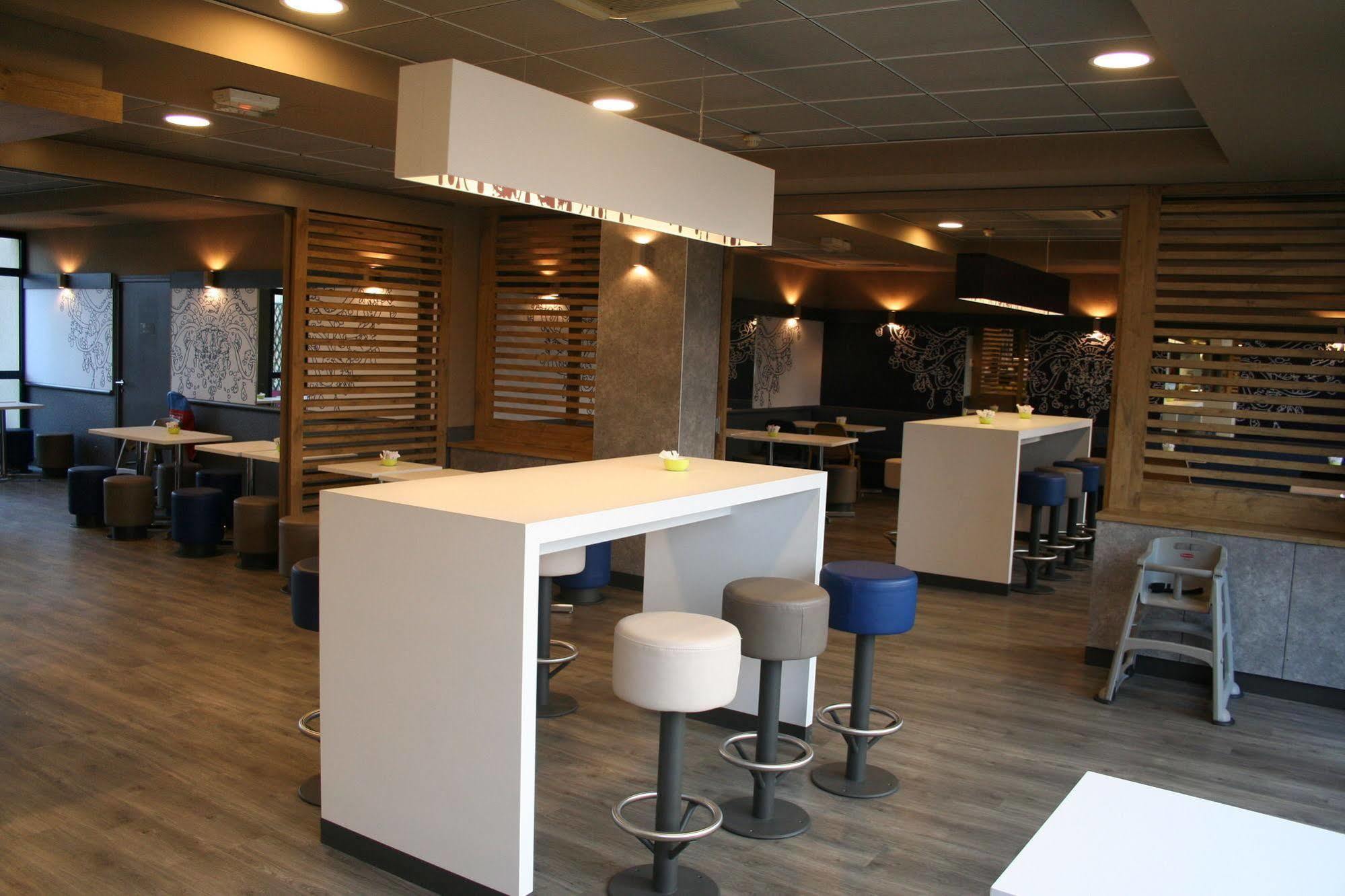 Ibis Budget Marne La Vallee Pontault Combault Exterior photo