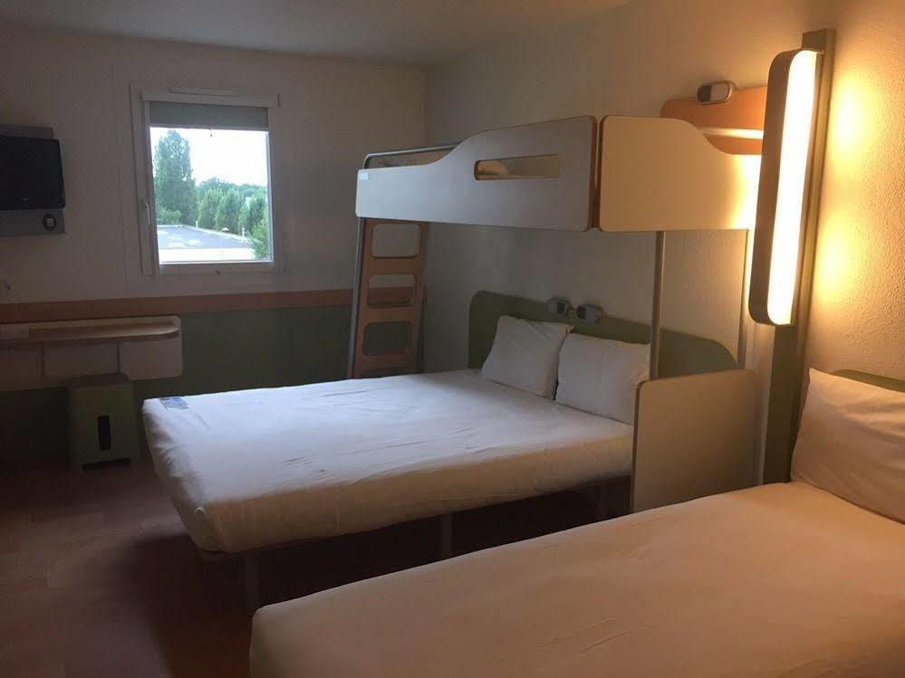 Ibis Budget Marne La Vallee Pontault Combault Exterior photo