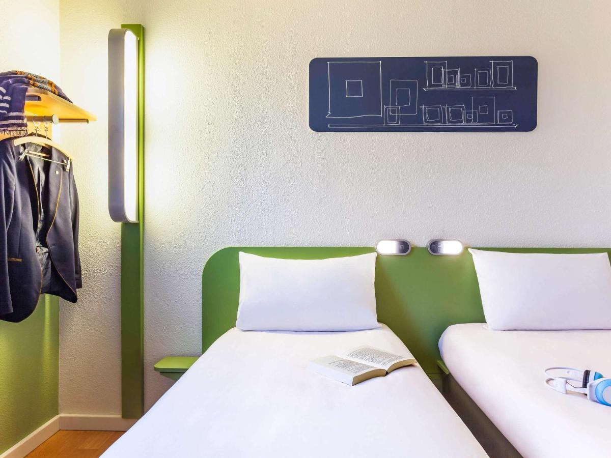 Ibis Budget Marne La Vallee Pontault Combault Exterior photo